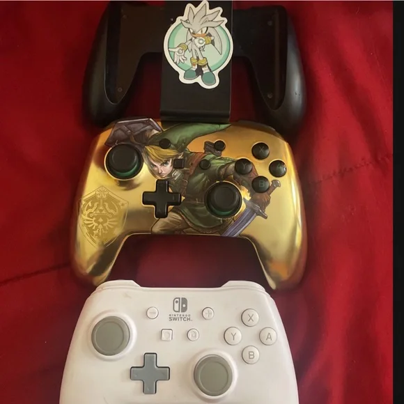 Nintendo Switch - Picture 2 of 6